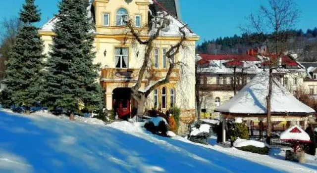 Willa Sanssouci, Забронировать Отель Кудова-Здруй Table Mountains, рядом с Kudowa Zdrój Spa Park