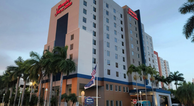 Hampton Inn & Suites Miami Airport South/Blue Lagoon, Rezerwuj Hotel Hotele w Miami Beach ze śniadaniem, Śniadanie