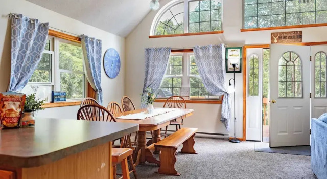 The Nest at Brier Crest by Avantstay Game Room, Expansive Deck & Fire Pit, Book Feriehus Sommerhuse i Monroe County, Hytte