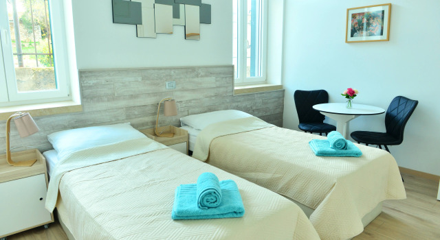 Apt 3 Flowers - 5 min to Split Old Town, Prenota Appartamento Splitska 