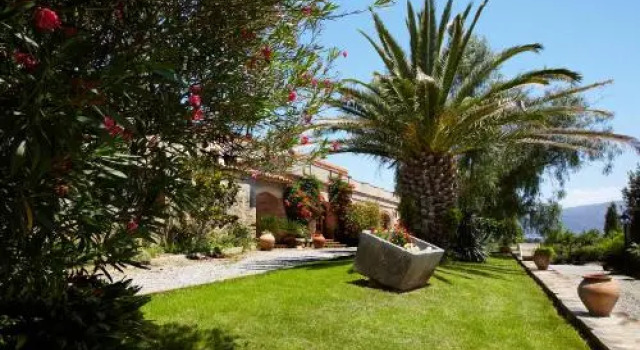 Can Bastons, Reservar Hotel Peralada 