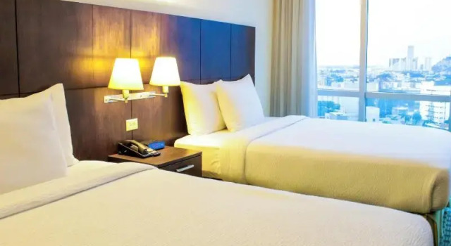 Четырёхместный номер Standard с красивым видом из окна Courtyard by Marriott Guayaquil