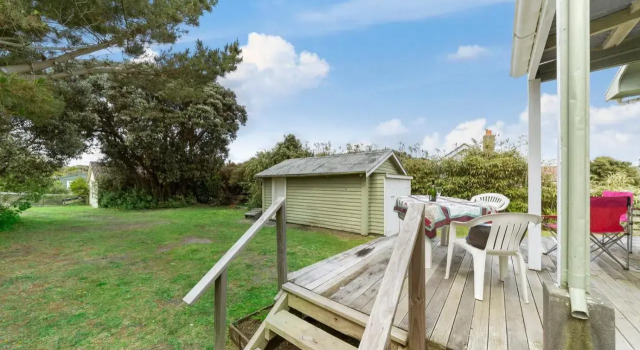 The Beach House - Kapiti Coast Holiday Home, Забронировать Отель Отели Уэйкана с парковкой, Парковка