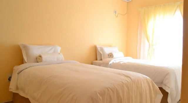 Morning Star Lodge, Rezerwuj Hotel Hotele w Nkaus z parkingiem, Parking