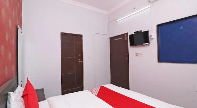OYO 43997 Hotel Aashiyanaa Palace