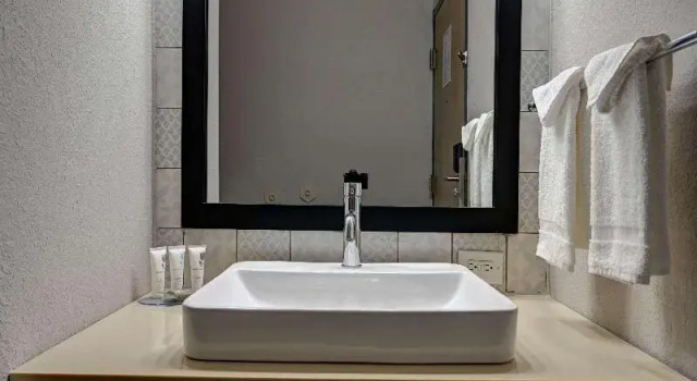 Четырёхместный номер Standard Country Inn & Suites by Radisson, Pierre, SD