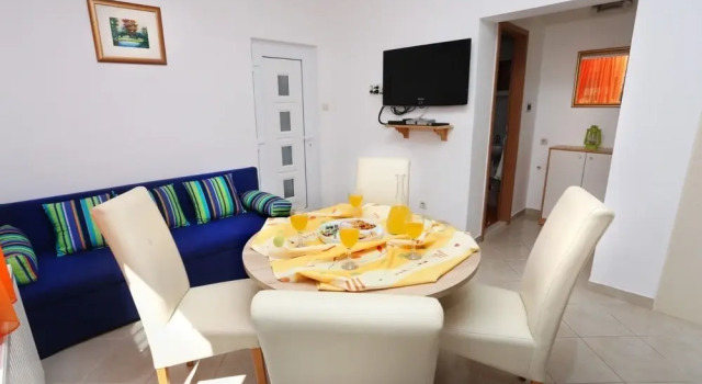 Davorka - 50m From the sea - A2