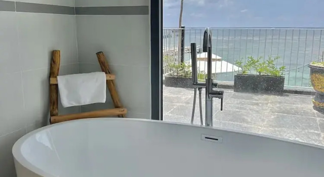 Номер Deluxe Queen Sea Resort - Đảo Phú Quý