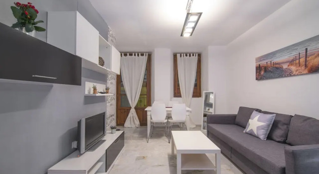 Апартаменты с балконом Apartamentos Granata