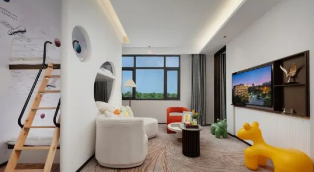 Семейный люкс Deluxe Shangwei Bai Hotel (Chengdu Longquanyi Shimao Plaza Branch)