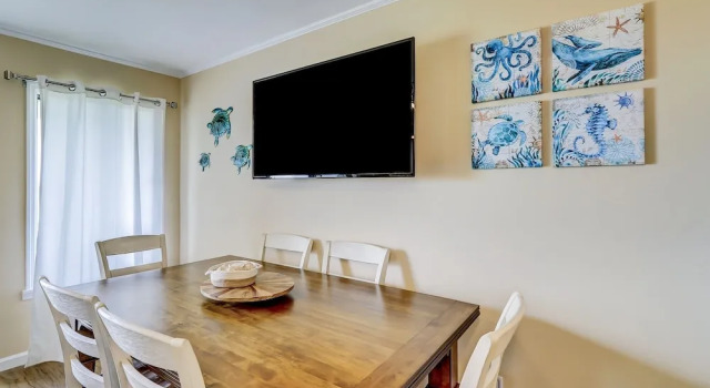 New Listing! Updated Condo - 25 Yards To Beach Condo, Забронировать Отель Отели Хилтон-Хед-Айленд с бассейном, рядом с Прибрежный парк Folly Field Beach Park, Бассейн