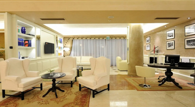 Hotel Roxy Plaza