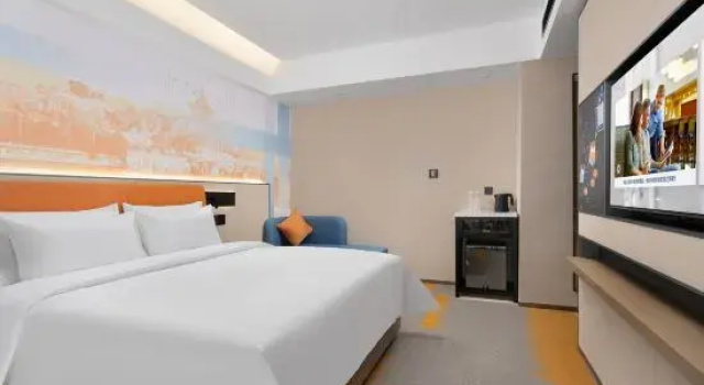 Номер Standard Hampton by Hilton Guiyang Century City