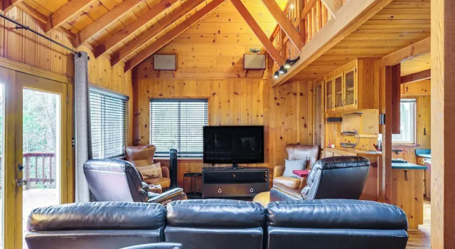 Cozy Mi-wuk Village Cabin: 18 Mi to Dodge Ridge!