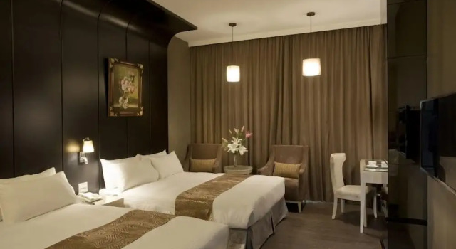 Четырёхместный семейный номер Standard с балконом и с видом на озеро Renyi Lake Hotel