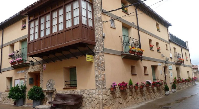 Entrefrutales Casa Rural, Book Hotel Hotels in Aragon with Parking, Parking