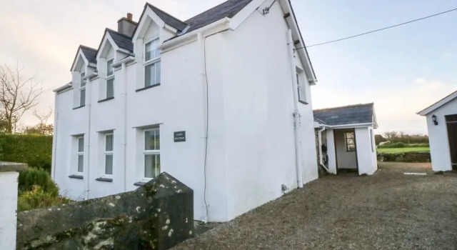 Llain Rhuttan, Pwllheli, Book Hotel Hoteller i Tudweiliog med parkering, Parkering