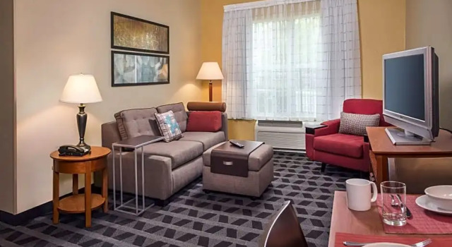 Полулюкс TownePlace Suites by Marriott Clinton at Joint Base Andrews
