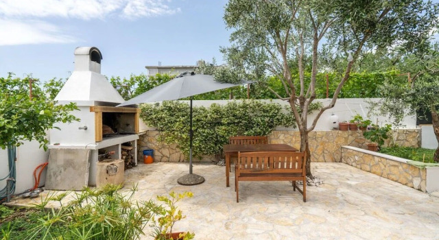 Remarkable 4-bed House in Kaštel Novi