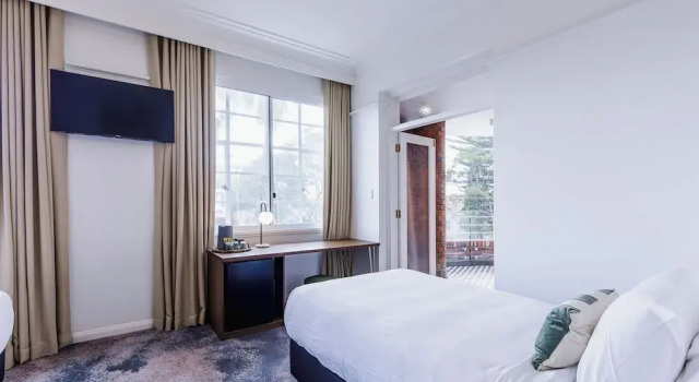 Двухместный номер Standard с балконом The Lakes Hotel, Rosebery