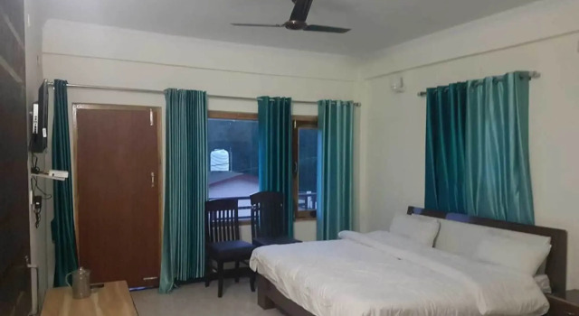 Hotel Uttaranchal Inn, Rezervovat Hotel Nainital Uttarakhand