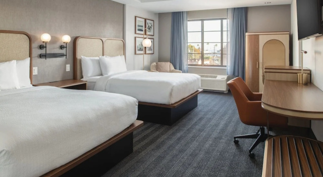 Люкс Courtyard by Marriott Santa Cruz