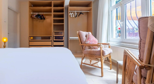 Flat with Garden Close to Coast in Uskudar, Boek Hotel Uskudar Istanbul, in de buurt van Harem Iskelesi