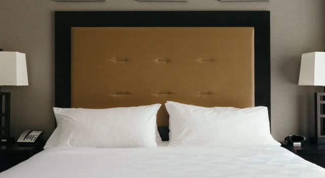 Полулюкс Holiday Inn and Suites East Peoria by IHG