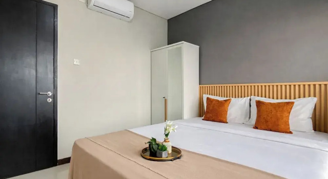 Апартаменты Standard Clean Space And Well Located 2Br At Nifarro Park Apartment