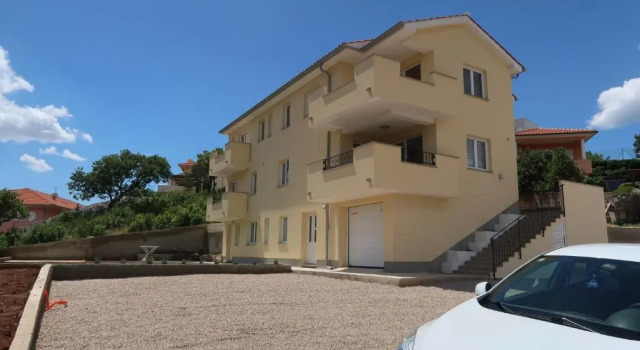 Apartmani Marin, Prenota Appartamento Hotel a Isole Quarnerine con parcheggio, Parcheggio