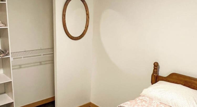Urban Living - 2 Bed and 1 Bath, Varaa Huoneisto Hotellit Minnesota pysäköinnillä, Pysäköinti