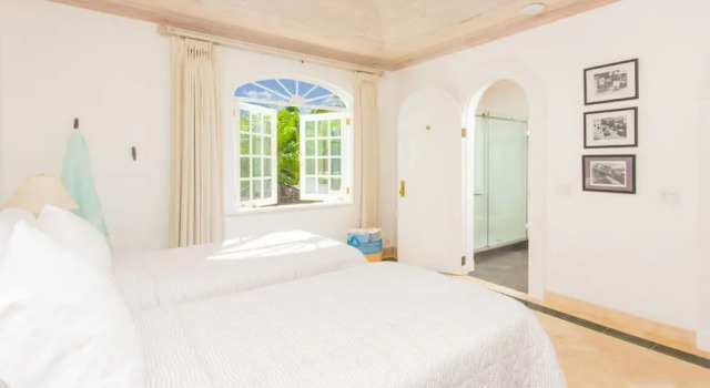 Old Trees 7 - Bella Vista by Blue Sky Luxury, Prenota Casa vacanze Hotel a Saint James con piscina, Piscina