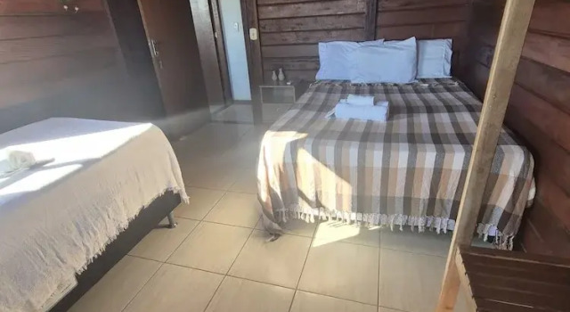 Семейный номер Standard с 2 комнатами рядом с пляжем Namorada Brava Guest House Praia Brava, Piscina & Naturaleza