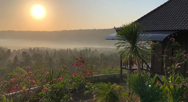 Бунгало с балконом и с видом на океан Poh Manis Lembongan
