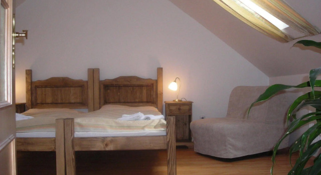 Hotel Opat, Rezerwuj Hotel Hotele w Central Bohemia z parkingiem, Parking