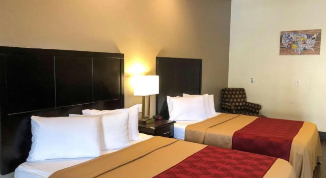 Четырёхместный номер Standard Econo Lodge Inn & Suites Fulton - Rockport