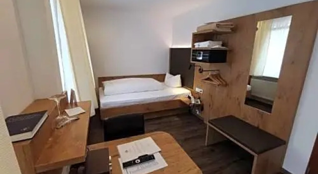Gästehaus Dorflinde, Reserva ahora Hotel Hoteles en Bergstraße con piscina, Piscina