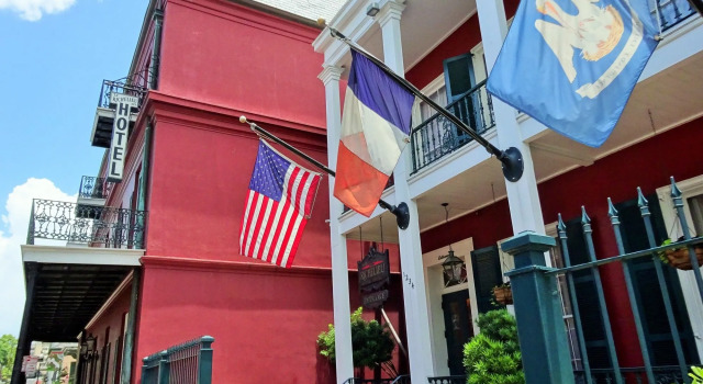 Le Richelieu Hotel in the French Quarter, Забронировать Отель Французский квартал Новый Орлеан, рядом с Art In Bloom Gallery and Studio