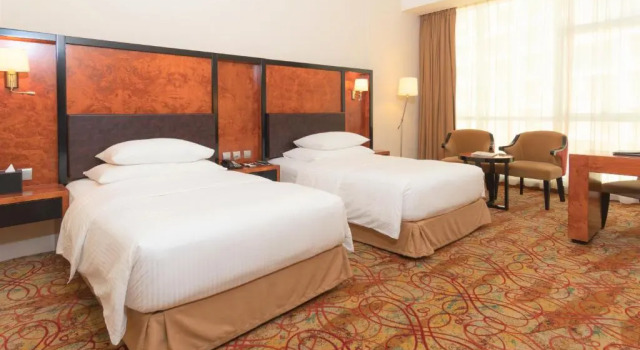 Двухместный номер с видом на бассейн Millennium Airport Hotel Dubai