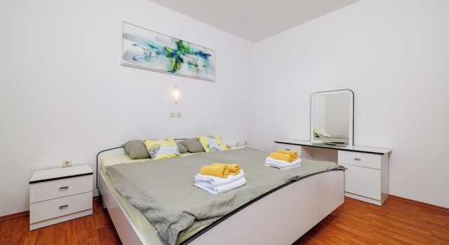 Apartments By the sea in Lopar, Prenota Appartamento Hotel a Isole Quarnerine con parcheggio, Parcheggio