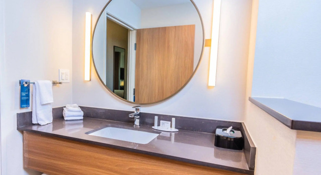 Четырёхместный номер Standard Отель Fairfield by Marriott Inn & Suites Houston League City