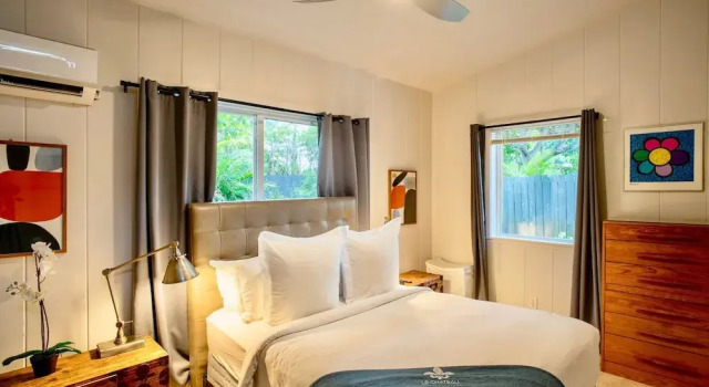 Walk to Wilton Drive - Spacious Quiet Villa 2 HOT TUB