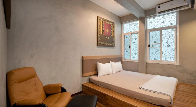 Buri Hostel Bangkok, Rezervovat Hostel Hotely v Central Thailand s parkováním, Parkování