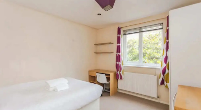 Homely 3 Bedroom House With a Garden