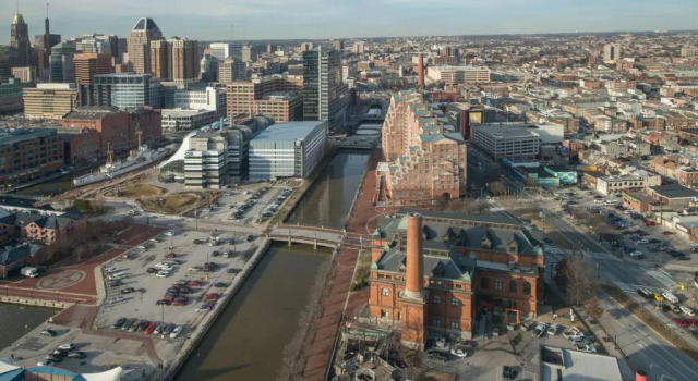Двухместный клубный номер Standard Baltimore Marriott Waterfront