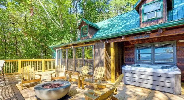 Коттедж 3 Mi to Dtwn: Mtn-view Cabin in Gatlinburg!