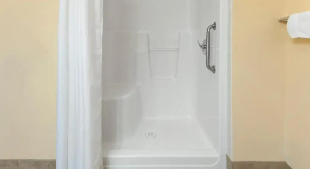 Двухместный номер Accessible Super 8 by Wyndham Fort Saskatchewan