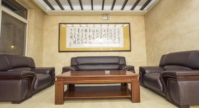Longxing Holiday Hotel, Prenota Hotel Qinhuangdao Hebei