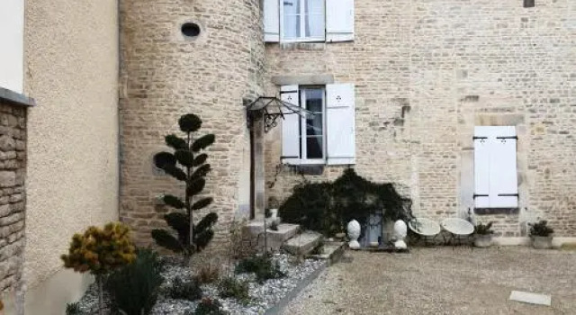 La poupée Bru, Reservar Hotel Les Riceys Aube, perto de Maison de Champagne