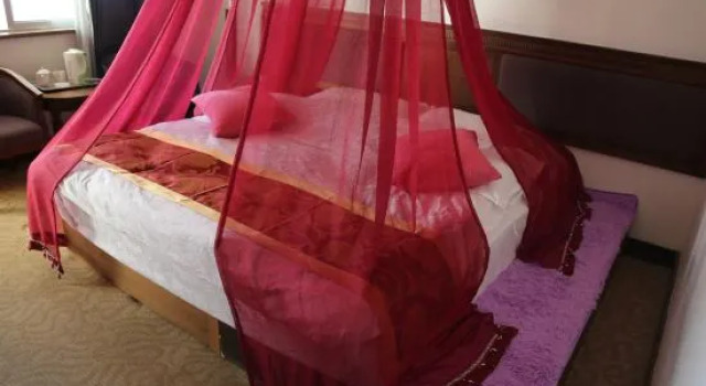 Dadongba Hotel Lijiang, Забронировать Отель Лицзян Юньнань, рядом с Улица Сквер-стрит Древнего города Даянь